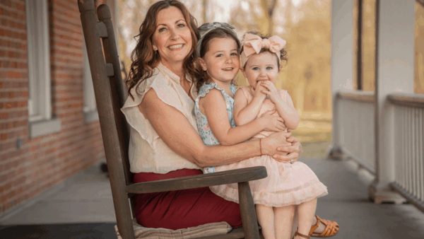 https://sadik-o.com - Jenni and her family
