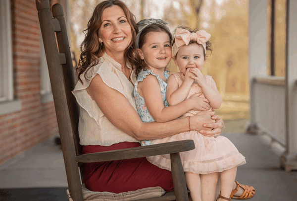https://sadik-o.com - Jenni and her family