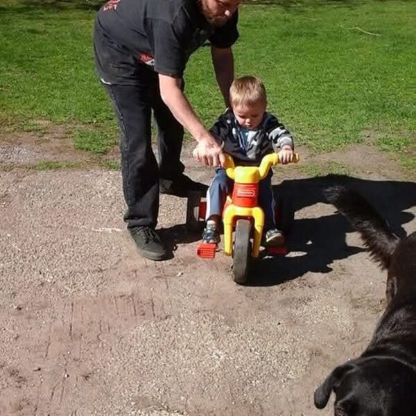 Help for children of Ian Hahn - Image 5