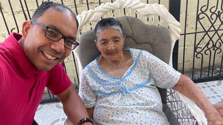Ayuda para mi madre, está hospitalizada luchando por su vida