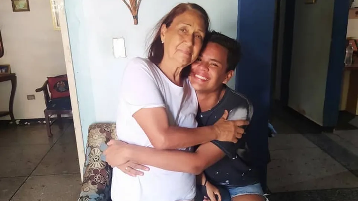 Ayuda a mi abuela Romelia