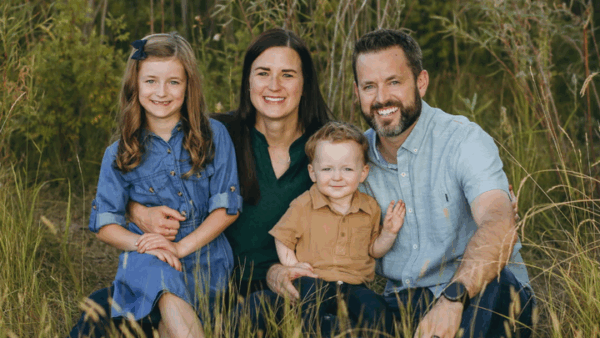 https://sadik-o.com - Supporting Laura