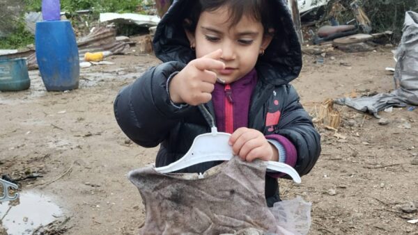 https://sadik-o.com - refugees and asylum seeekers - Save Amira and her two children in Gaza