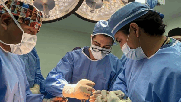 Por el sueño médico de Simón