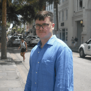Support medical crowdfunding campaigns for urgent treatments