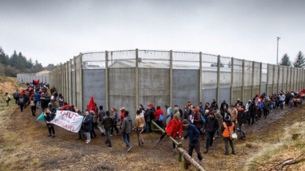 https://sadik-o.com - refugees and asylum seeekers - DONATE to Surround Dungavel!